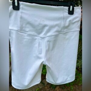 NWT Athleta Elation 7” High Rise Bike Short White M